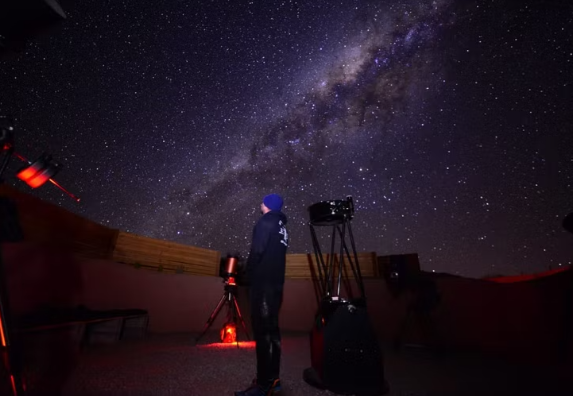 Observação de estrelas no deserto do Atacama