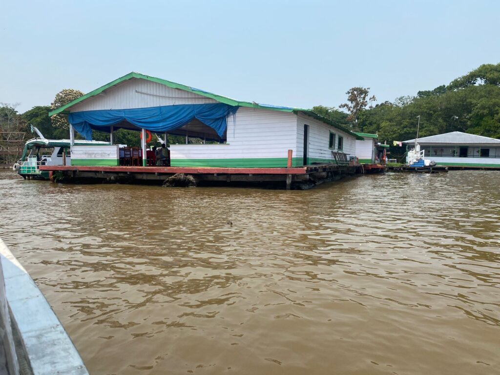 Manaus, restaurante flutuante 