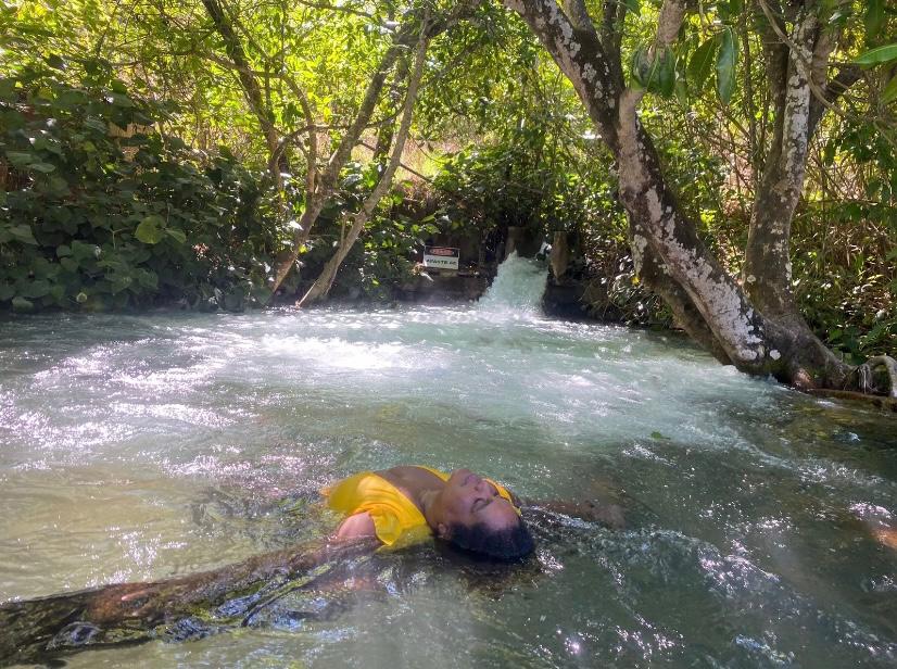 Nascente do Rio Bom Jesus em Mimoso  cachoeira 